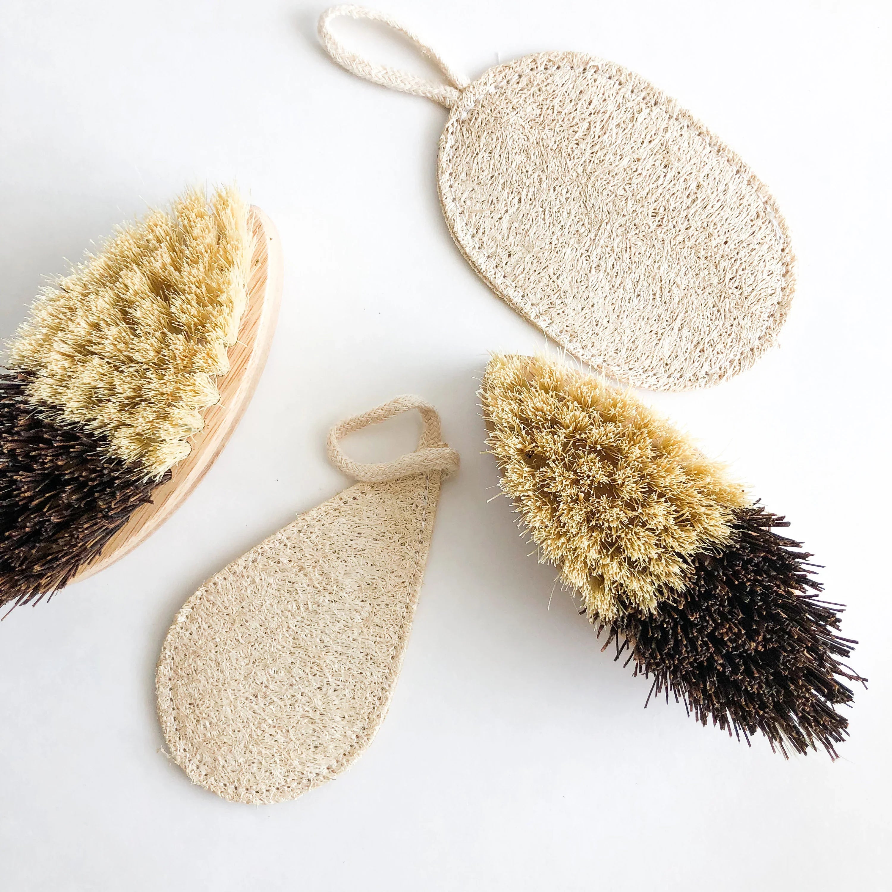 Biodegradable Loofah Sponge - Handcrafted Natural Wood Design