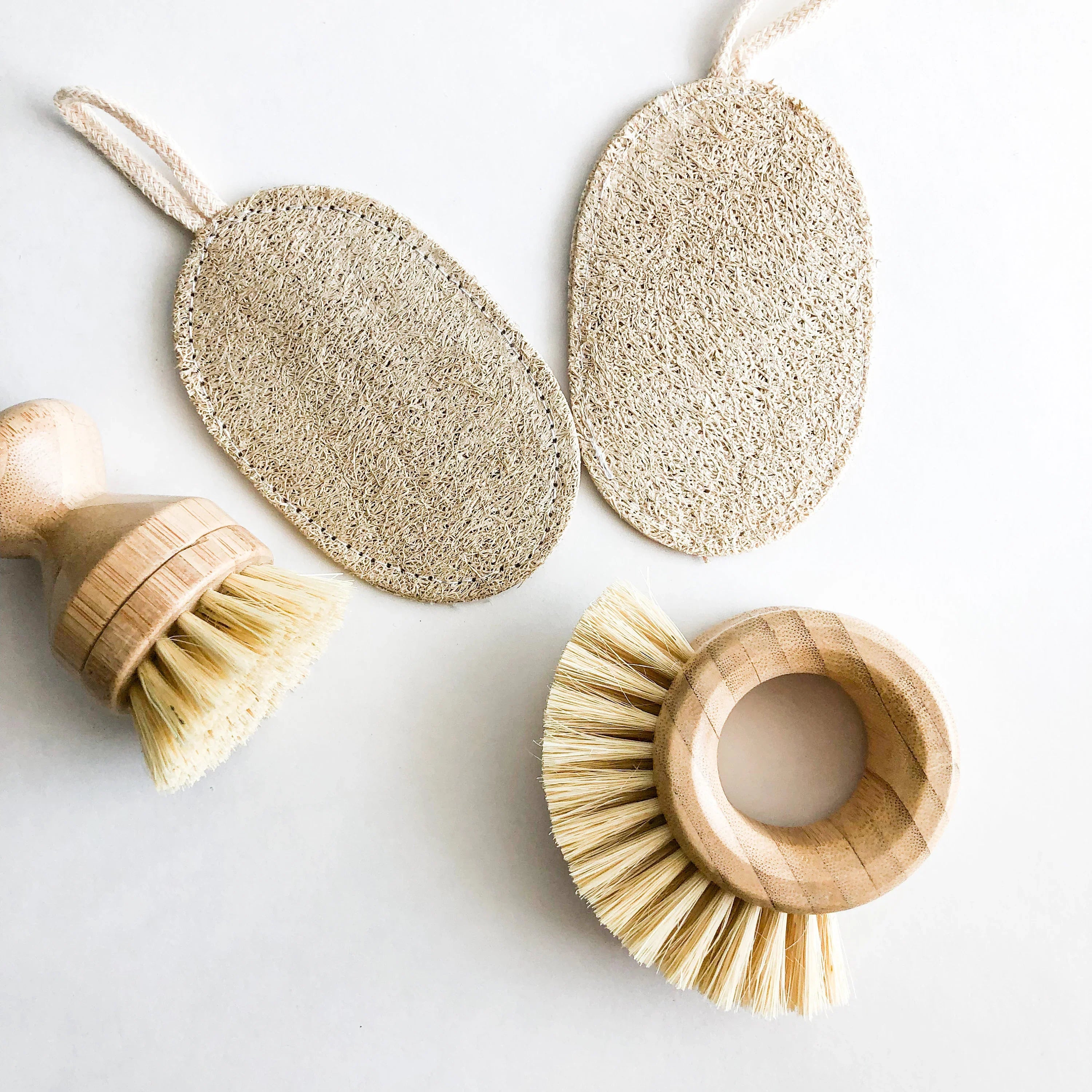 Biodegradable Loofah Sponge - Handcrafted Natural Wood Design