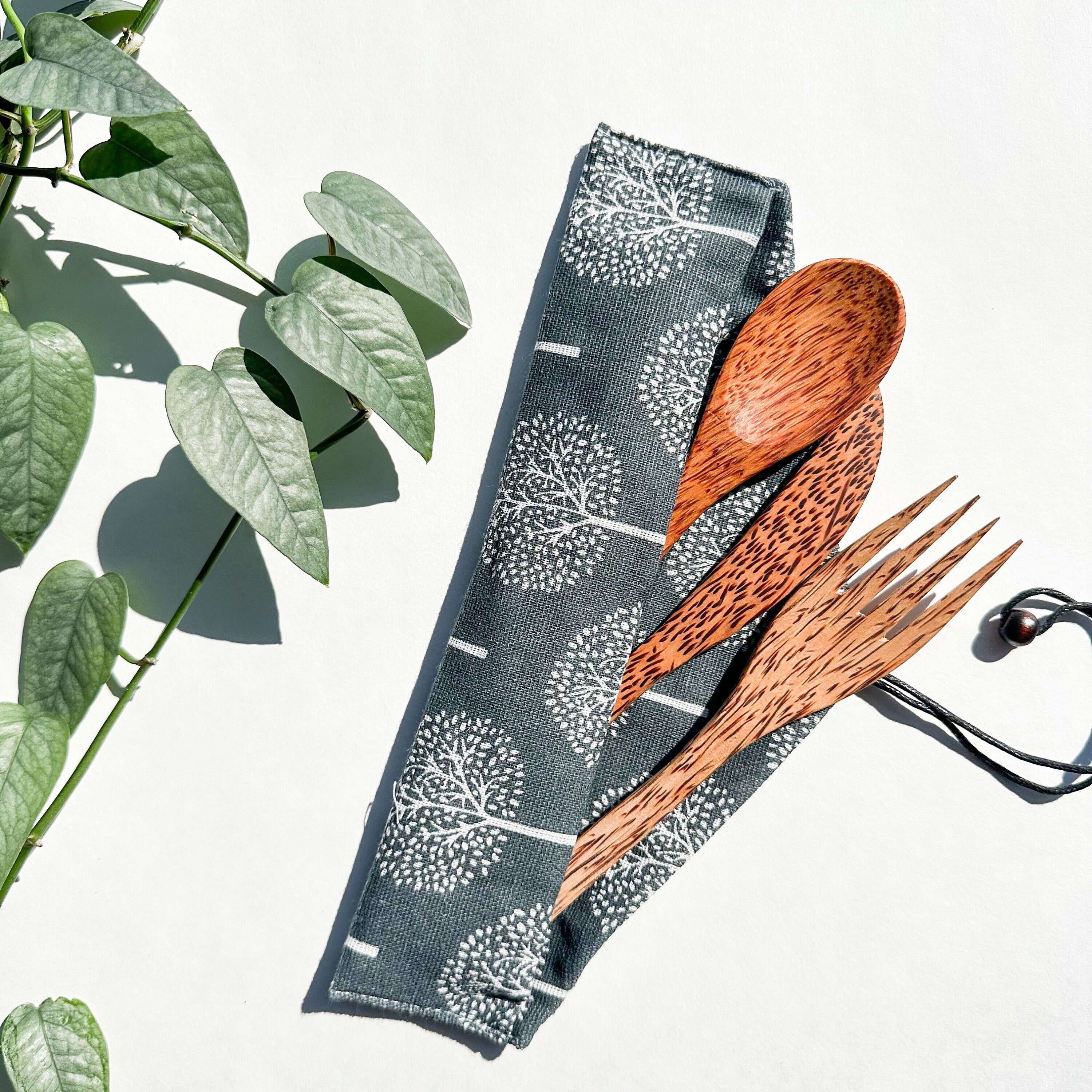 Coconut Cutlery set - Sustainable Natural Wood Design