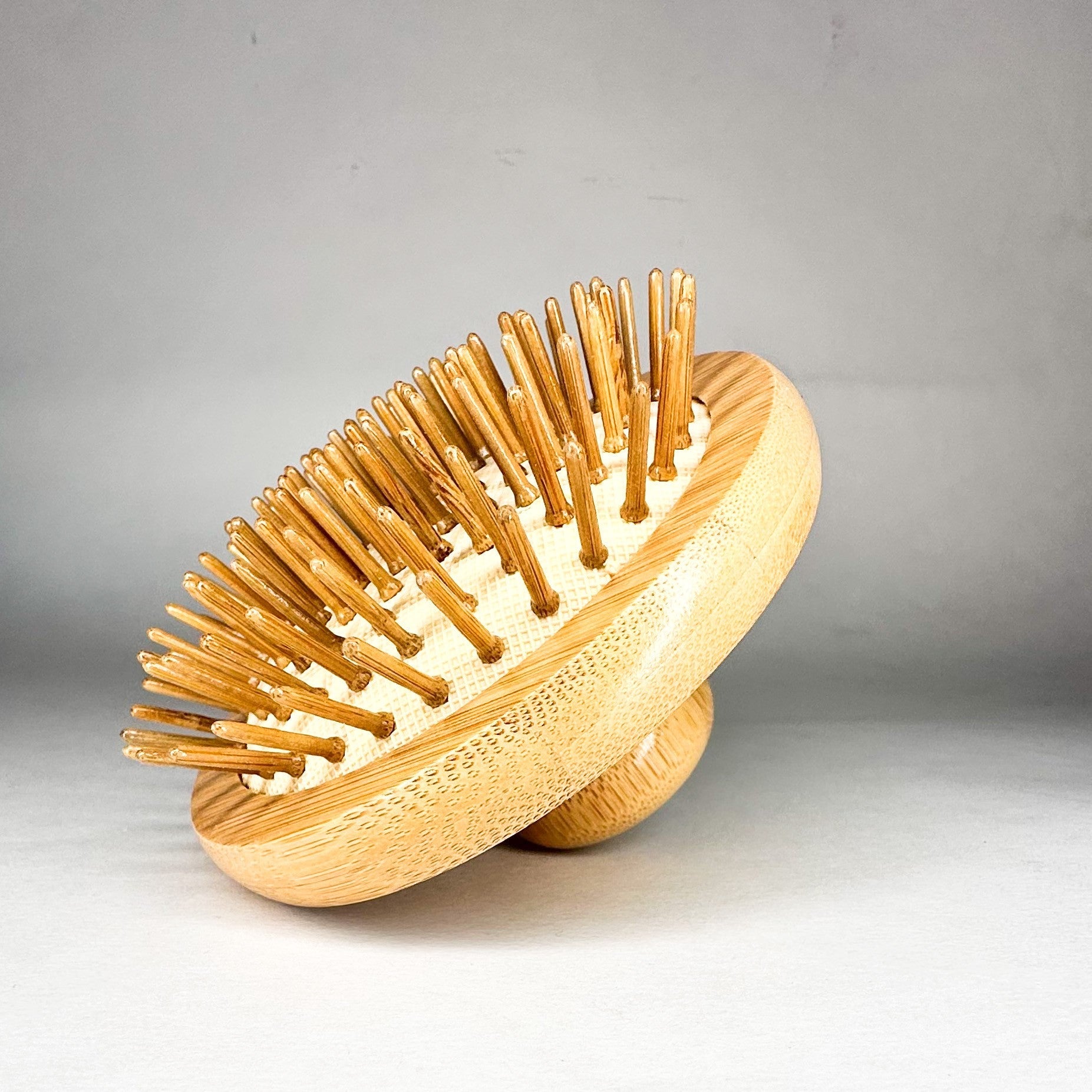 Eco-Friendly Scalp Massager - Sustainable Natural Wood Design